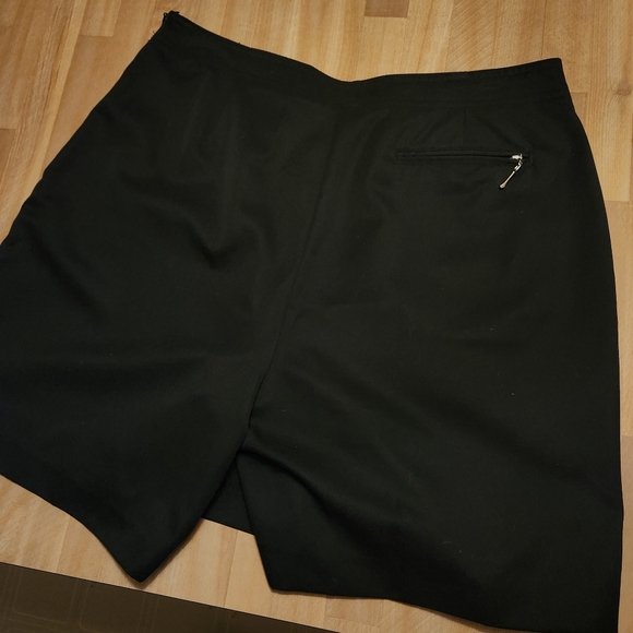 2aTee Boutique • Golf Skort - Picture 3 of 7